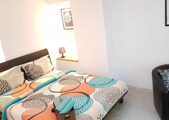 Global Downtown - Universitate - Balcescu Apartman *